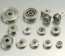Deep groove ball bearing with outer rings
